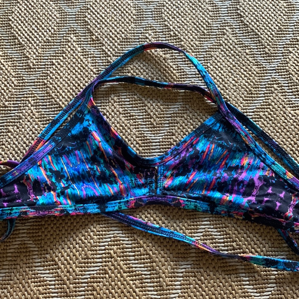 Jolyn bikini top